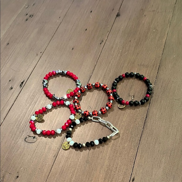 Red and Black Beaded Bracelets Set - Picture 3 of 3